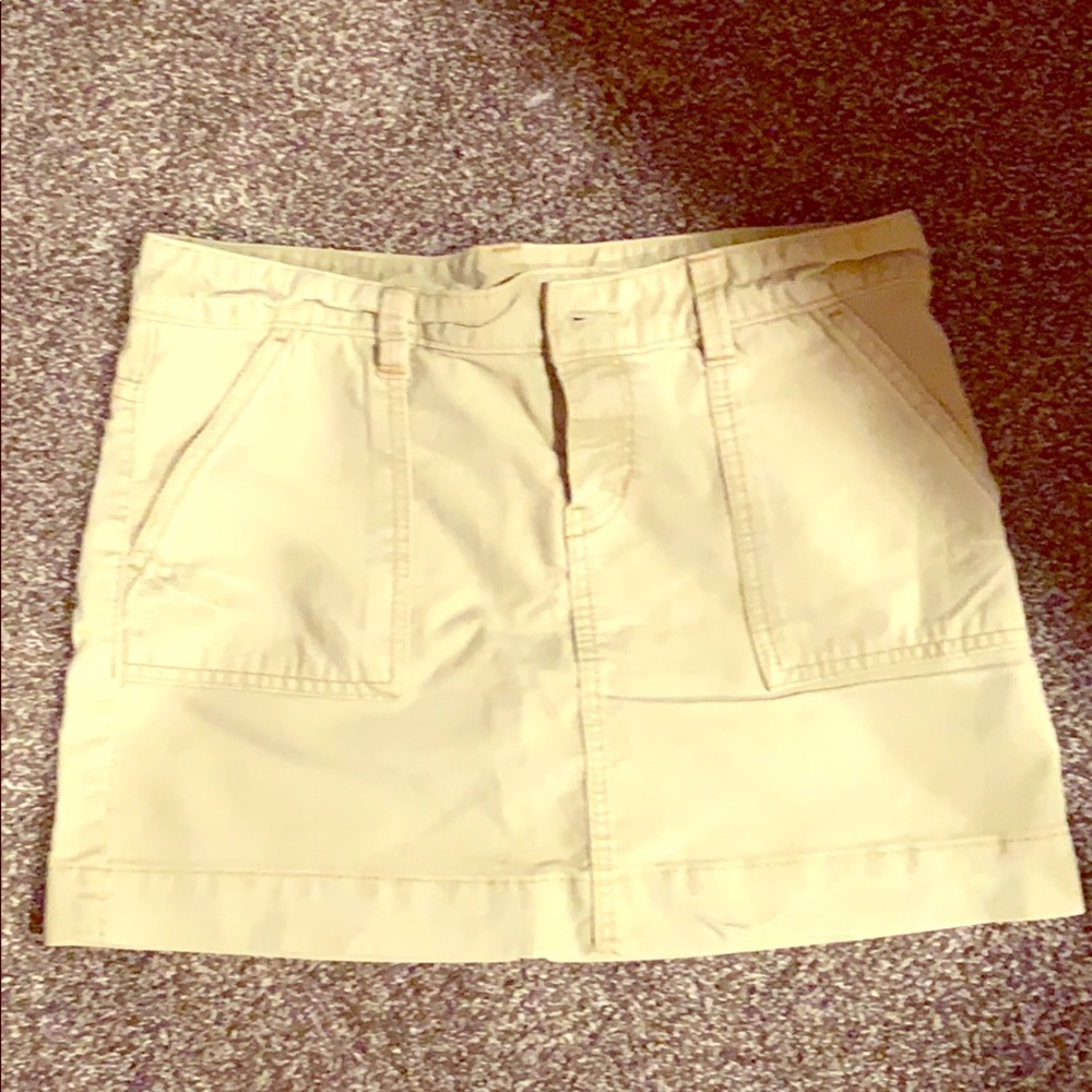 Gap skirt.